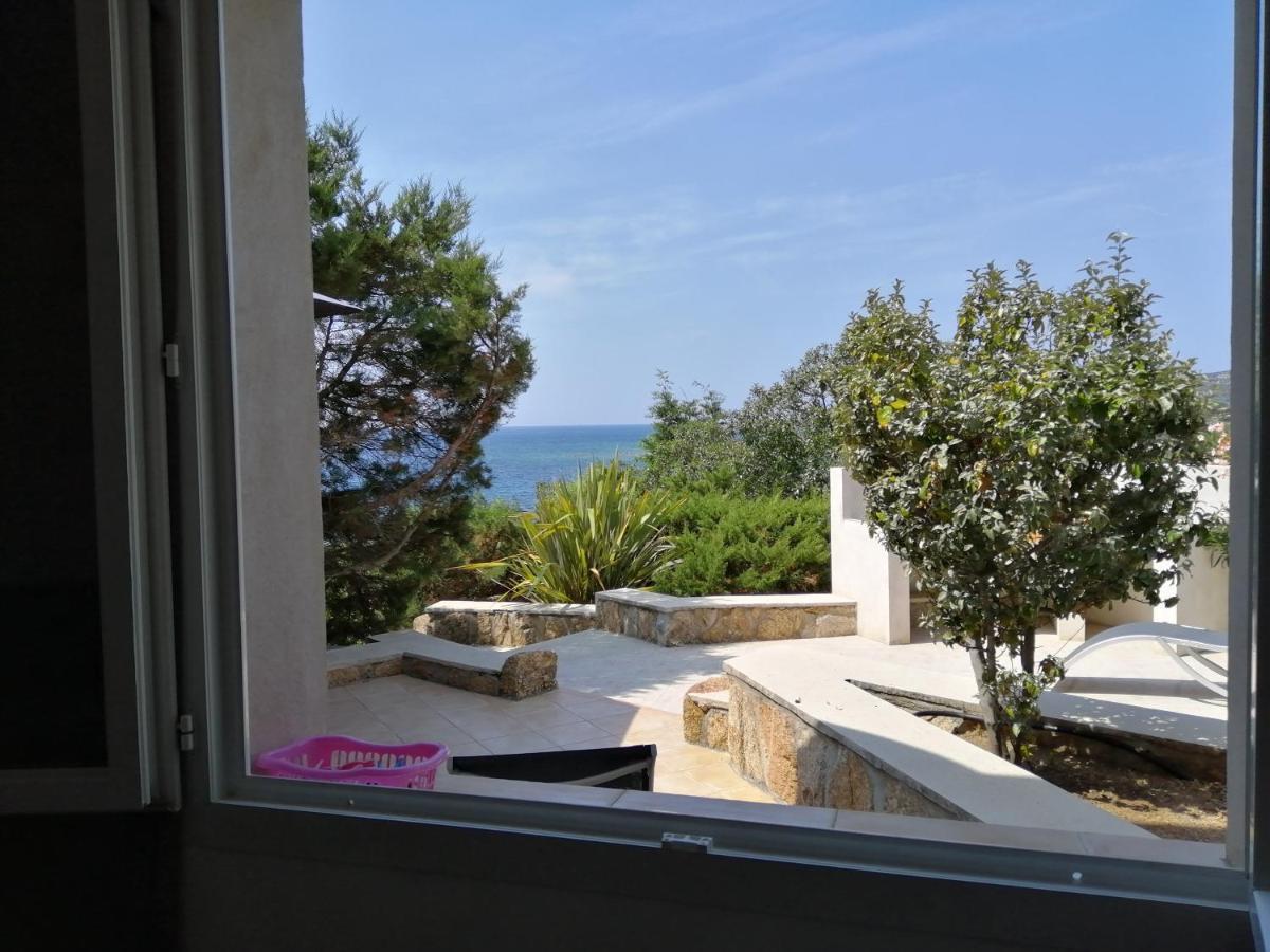 Appartement Pied Dans L Eau Et Vue Mer Magnifique Sartène Exteriér fotografie
